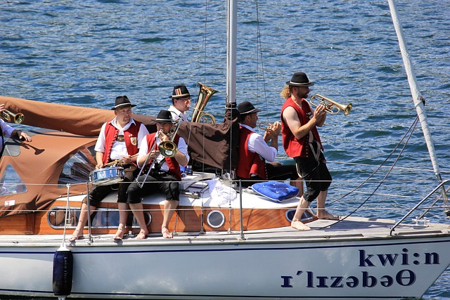 步伐愈发艰 步伐愈发艰